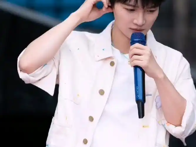 《所爱隔山海,山海皆可平》为深深贵阳场隔空应援!