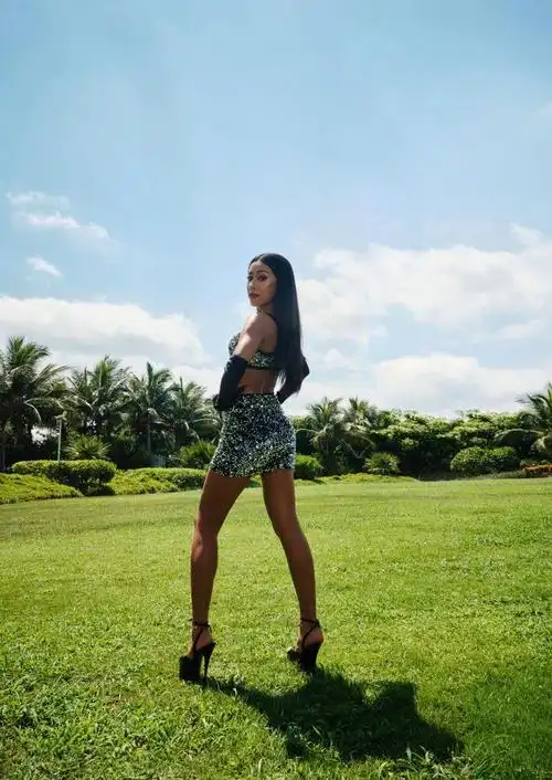 亮片|泳装|吉克隽逸_新浪新闻