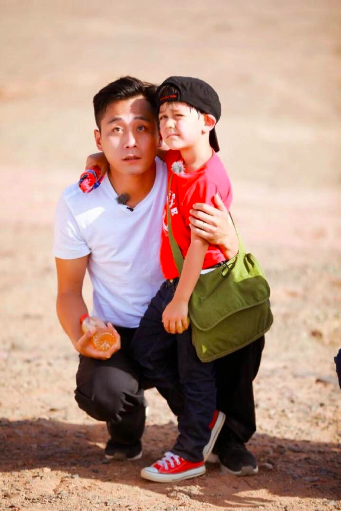 刘烨评价黄渤女儿长相黄渤明显很不满了但这回复真的是情商高