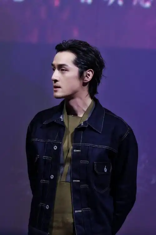 胡歌近照