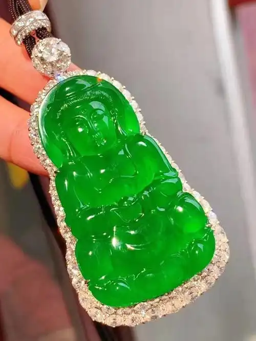 百万级别翡翠观音吊坠