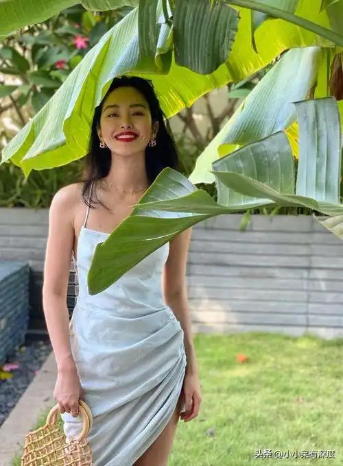 杨采钰个人资料(杨采钰,五官精致,酒窝浅浅,美艳动人) | 说明书网