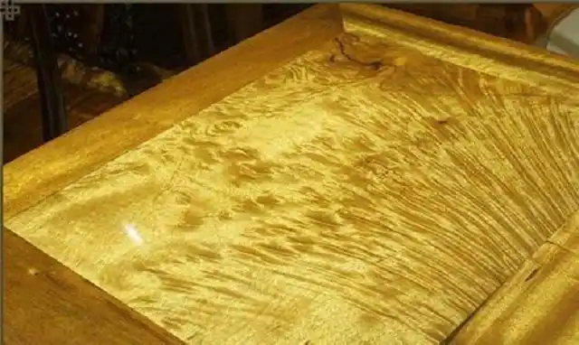 湖北一老人全家住着8亿金丝楠木屋,却是当地贫困户,怎么回事?