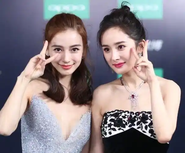 杨颖庆生显落寞,闺蜜杨幂祝福缺席,黄晓明女友还在同天秀出钻戒