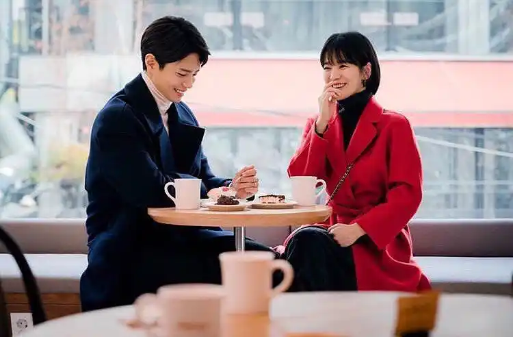 红色的设计 像极了爱情的样子7815宋慧乔和朴宝剑主演的韩剧"男