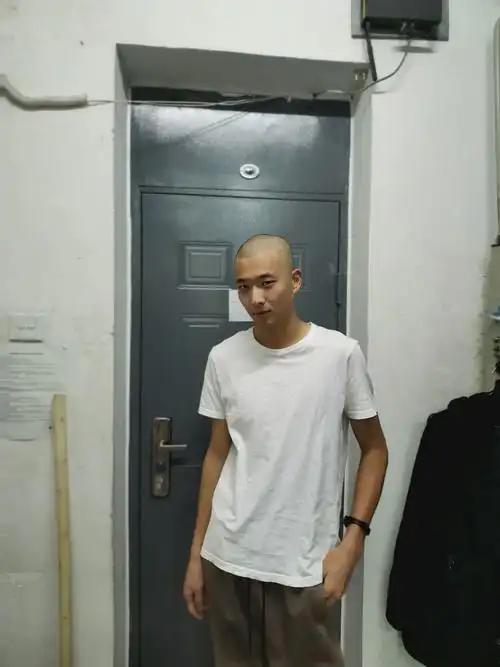 如果男生剃了光头很帅气,剃光的话会不会影响面试?