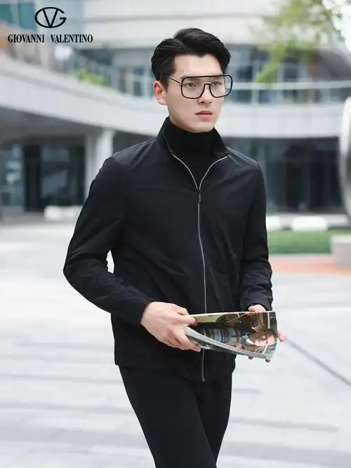 v穿搭职场人办公室常备黑色夹克