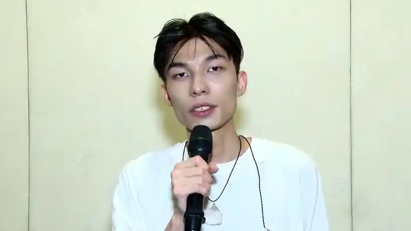 2017快乐男声全国6强黄榕生:酥音《推开世界的门》 眉毛太有戏