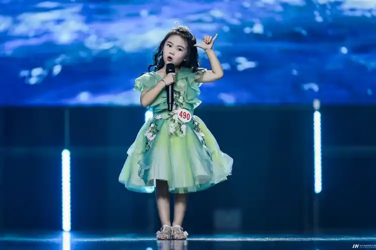 少儿演讲与口才培训班推荐_少儿主持_时代华娱影业集团