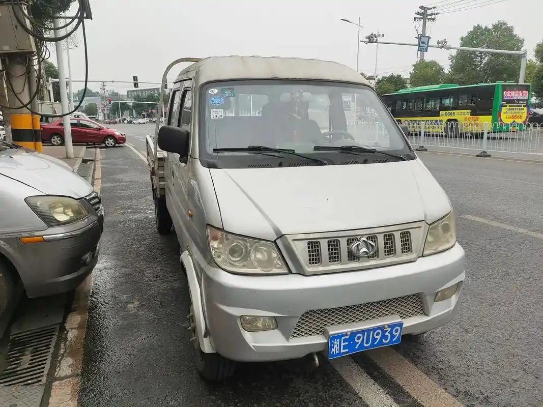 长安新豹双排双轮汽油小卡.