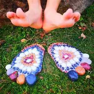 花园庭院铺路汀步石鹅卵石学校户外草坪装饰雨花石创意脚丫摆件