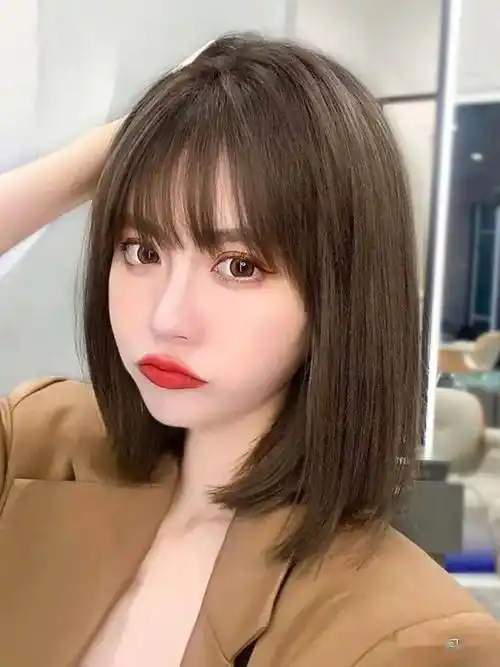 2021流行"网红性感锁骨短发"_发型