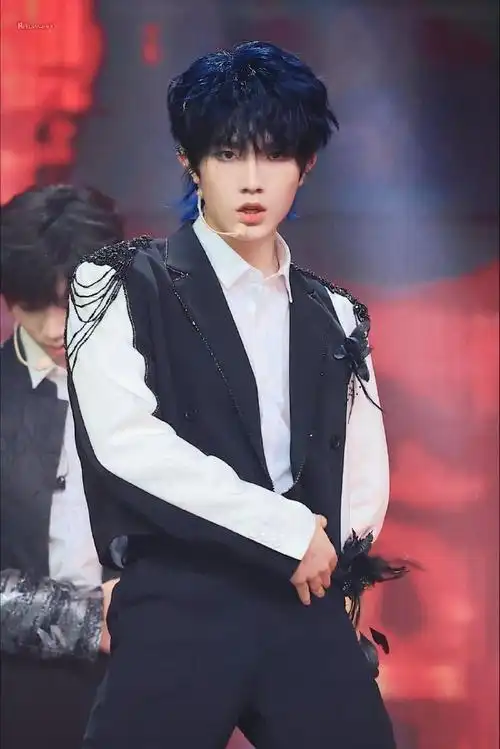 苏新皓蓝发#苏新皓的蓝色狼尾,发型师你好懂我