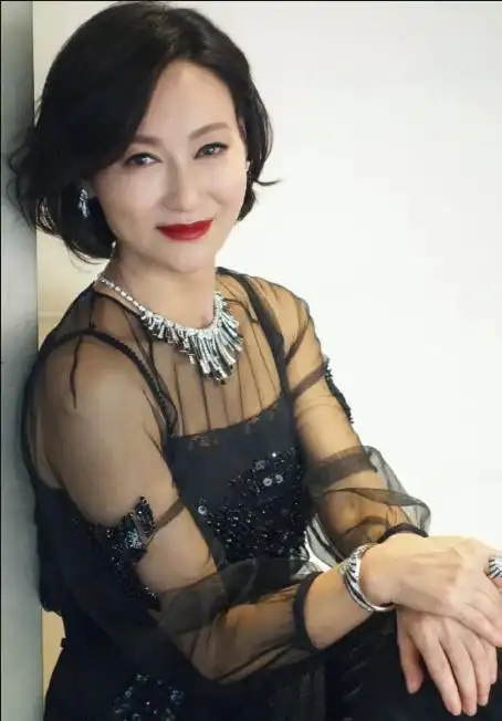 老戏骨的实力,60岁依旧力压女主,实力派的她们都扛不住!