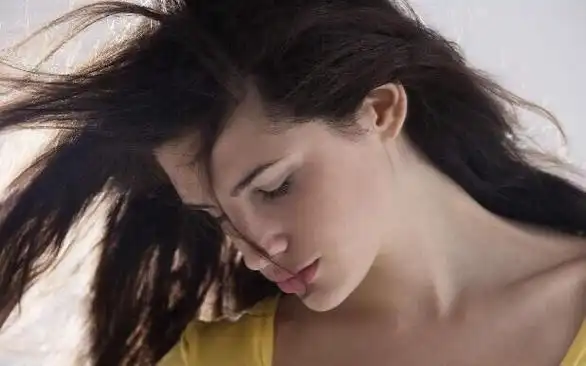 出轨的女人脸上有什么特点出轨的女人脸上或身体上有什么特征能看出