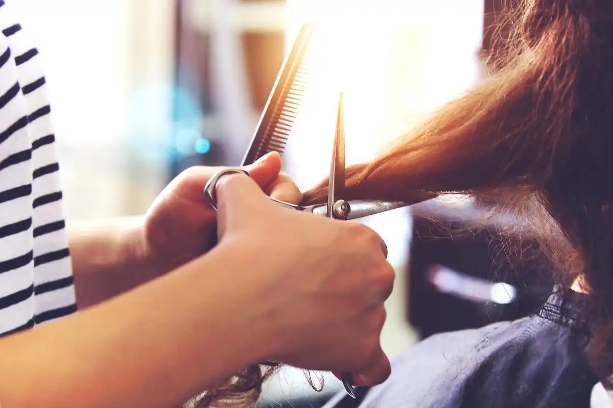 为什么我们的美发业被10元的快剪打败?