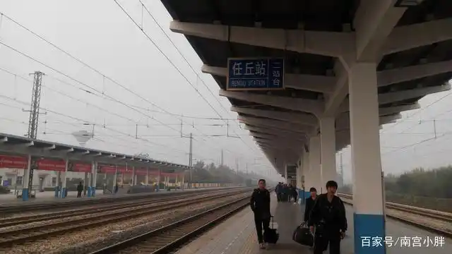 这些年走过的车站之任丘站,小站的背后有着华北最大的油田