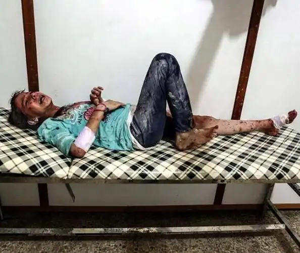 战争中的叙利亚:大多数男性战死,女性提枪变身"女战士"!