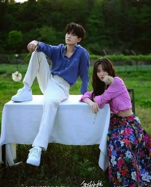 任嘉伦与邢菲拍初夏大片!