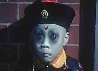 为什么中国电影的僵尸均穿清朝官服