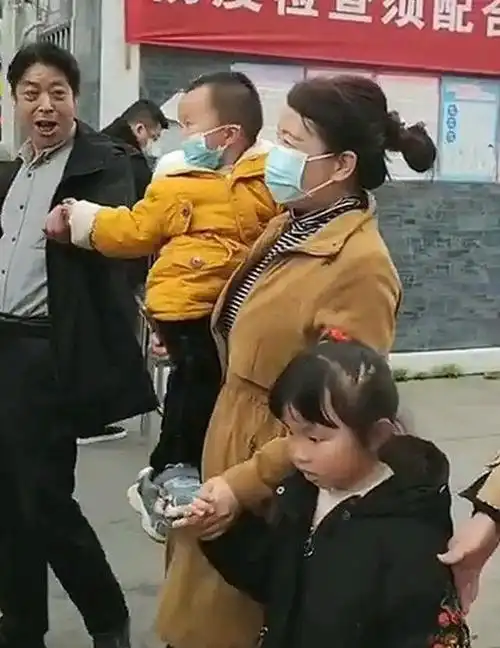 苍天有眼姚爸和舅舅第一次在河南见郭威众人惊呼太像了