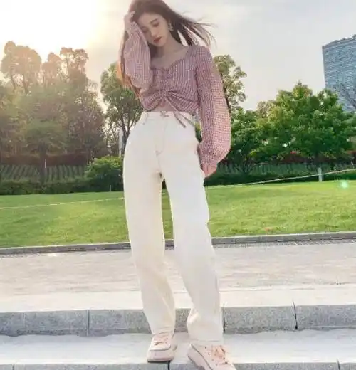 鞠婧祎晒舞台美照,"仰拍视角"腿长像一米七,鞋底厚度引猜测_泡泡_小鞠