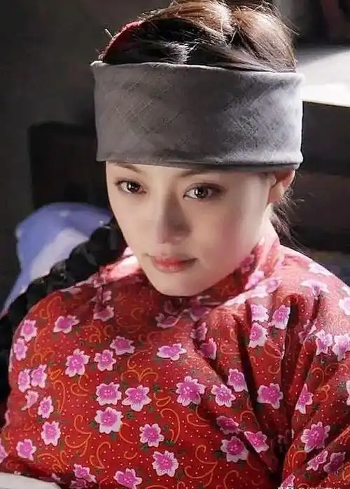 "娱圈大姐大"孙俪:出道21年拿下37座奖杯,好剧本优先任她挑选