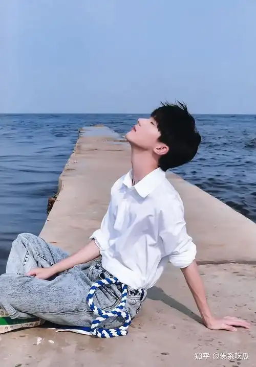 想要一些马嘉祺的照片像网图的那种最好