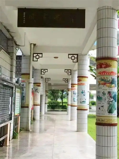 番禺区石楼中学:"莲品"文化味正浓