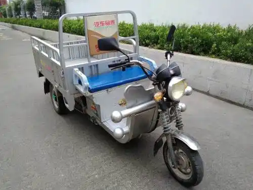 原装一米五大电动三轮车五块大电瓶60伏32安