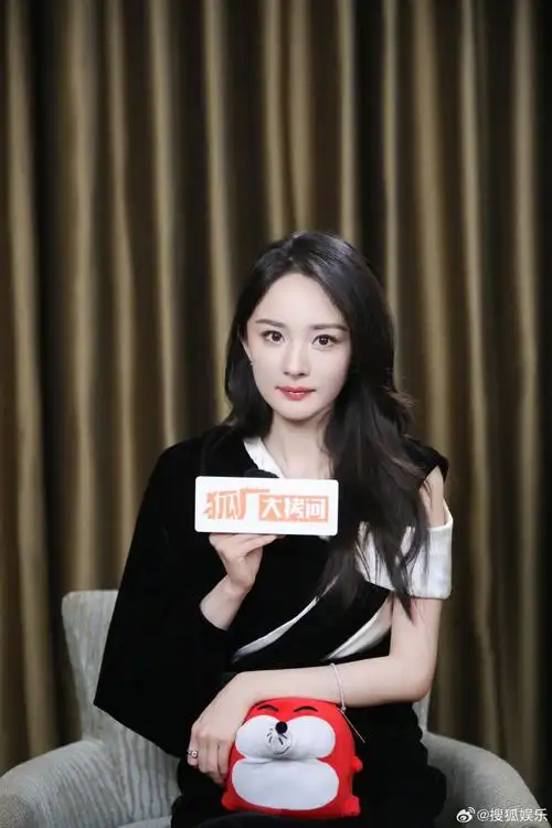 杨幂最近在听好运来##哈尔滨一九四四