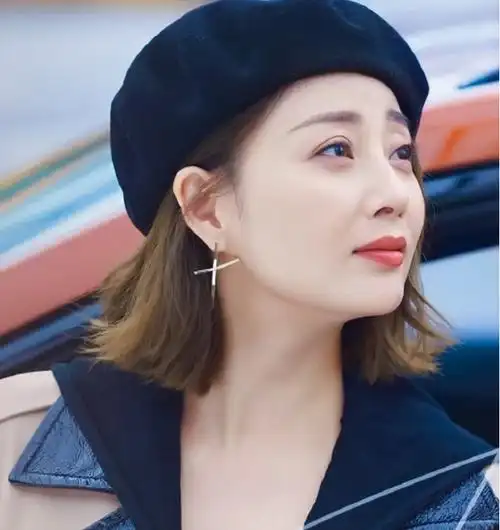 2022央视八公主的开年大戏《幸福二重奏》正在热播,殷桃在剧中饰演"