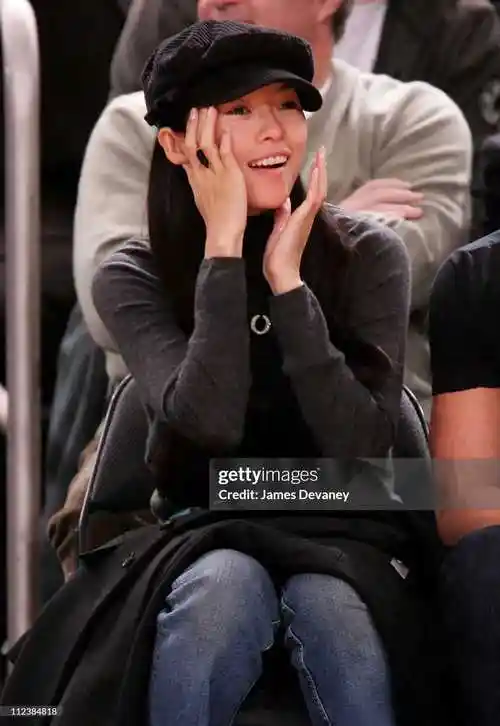 章子怡2007年1月与时任男友vivi nevo在纽约观看篮_人生_事业_感情