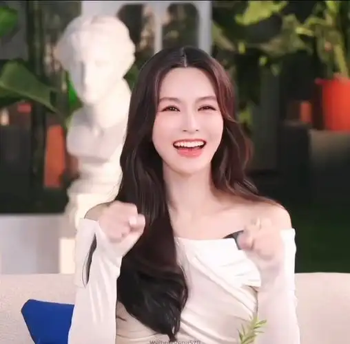 文咏珊锁骨窝##文咏珊美拉德甜妹风