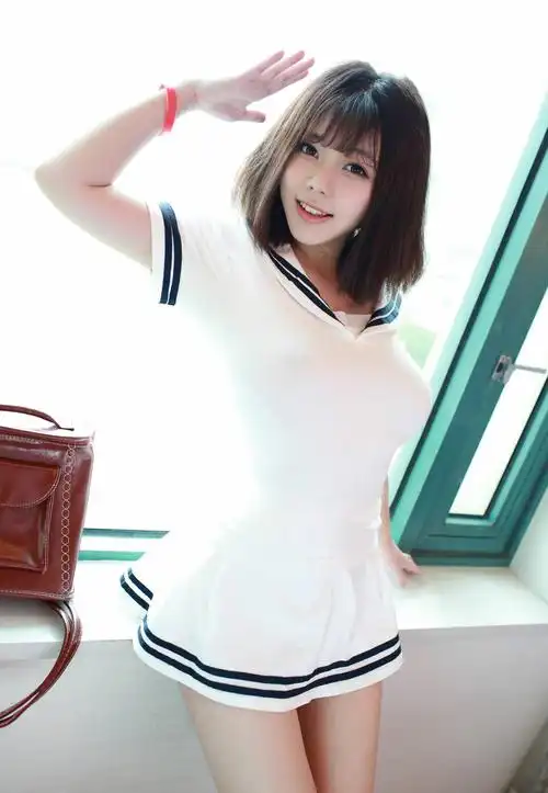 美女人喷血诱惑私房性感写真图片