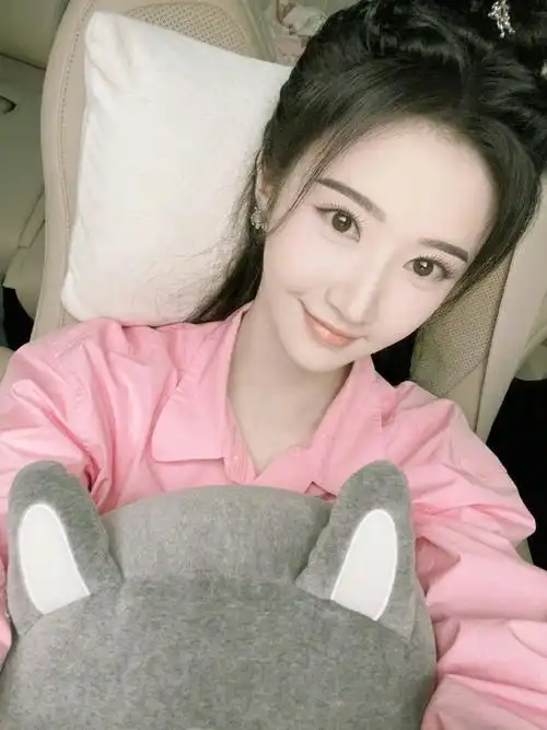 美学前沿##景甜粉衬衫自拍