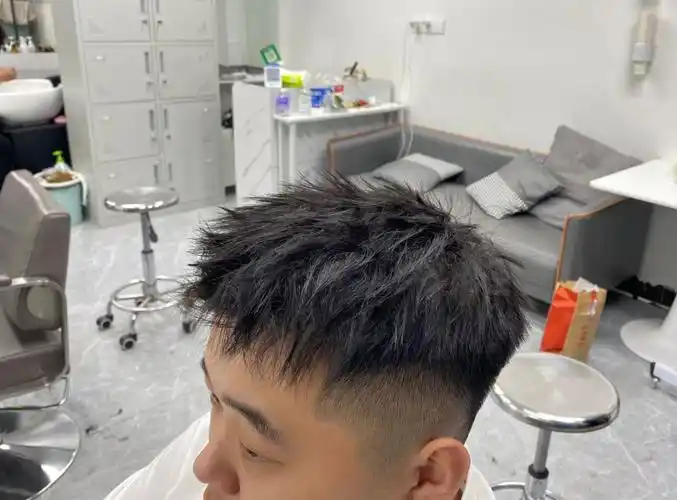 兰溪男士发型设计  #男士发型  #前刺发型纹理烫钢夹烫锡纸烫烟