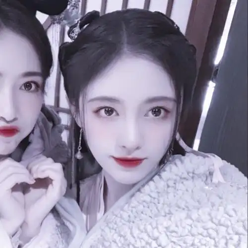 女爱豆头像,闺蜜头像,鞠婧祎,许佳琪许佳琪 / 鞠婧祎 cr小黄君