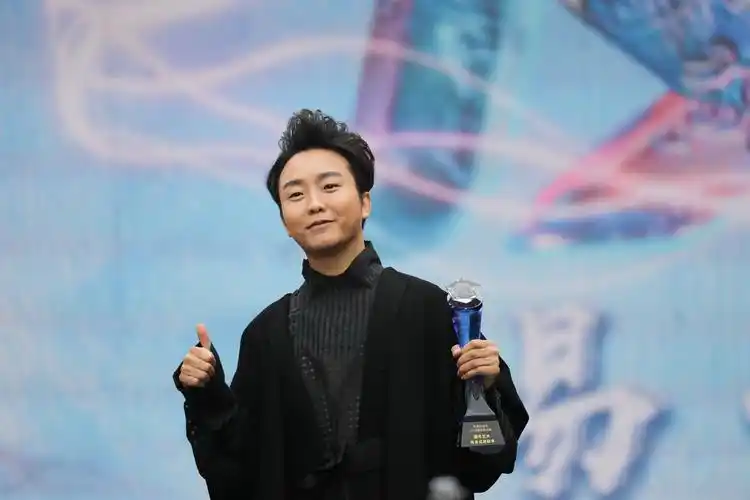 实力唱将李玉刚国风音乐盛典再揽大奖网友实至名归