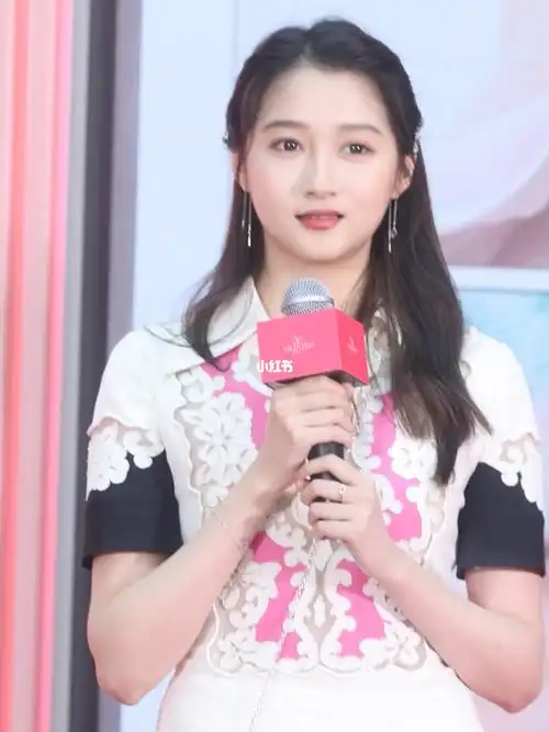 关晓彤是胖了吗