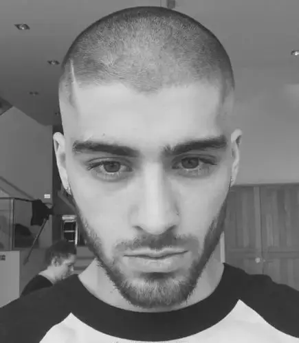 除了寸头和戴帽还有这3款发型让你清爽一夏