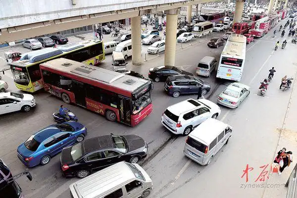 郑州大石桥6个匝道封闭 过往司机尽量避免桥下调头