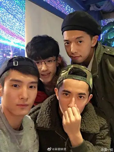 盛一伦 郭俊辰 于朦胧郭俊辰 盛一伦于朦胧 郭俊辰赞你的回应回应请先