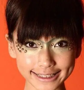 angelababy首度承认整容 香肠嘴吓跑黄晓明