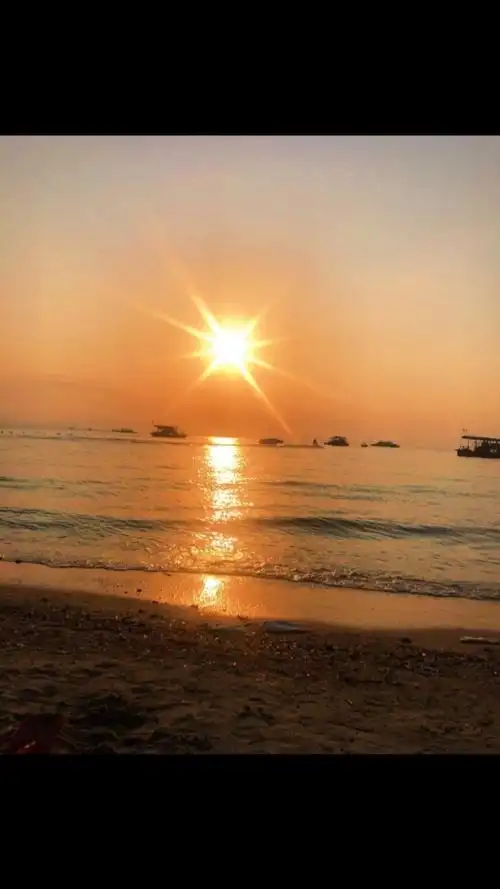 海边日出,清晨第一缕阳光,所遇见皆是美好!