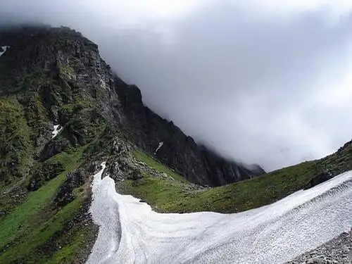 达多雄拉山口 没有路可以走 但是风景好美