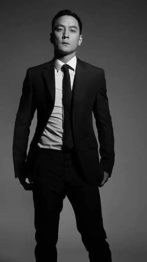 娱乐圈里谁能够称得上西装暴徒的称号