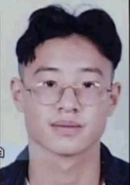 罗志祥晒潘玮柏旧照为其庆生 网友调侃:塑料兄弟情