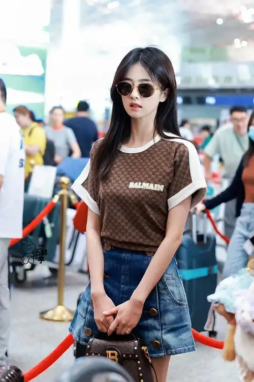 鹿见巴黎#泥萌95日常街拍怎么没告诉芭莎就开始了0599机场组