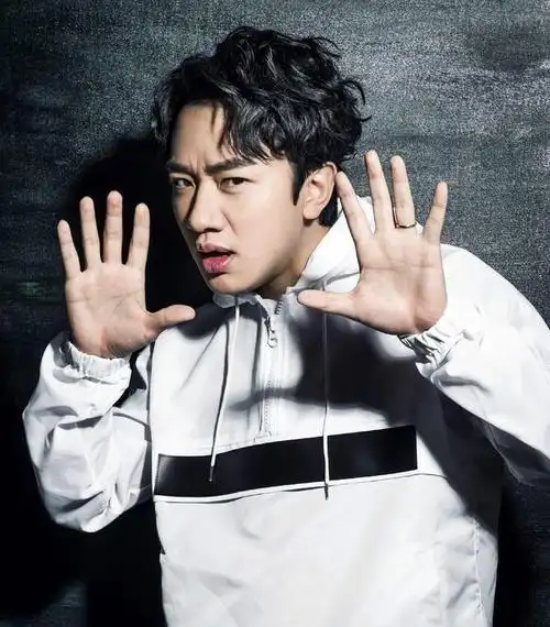 王祖蓝高调回归快手官方竟要挟上官带道网友这操作6到飞起